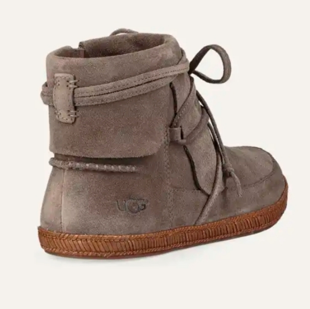 UGG Reid Moc - Picture 11 of 11
